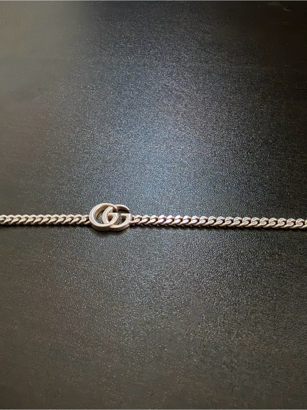 Gucci Silver Curb Chain Bracelet with Logo Plate